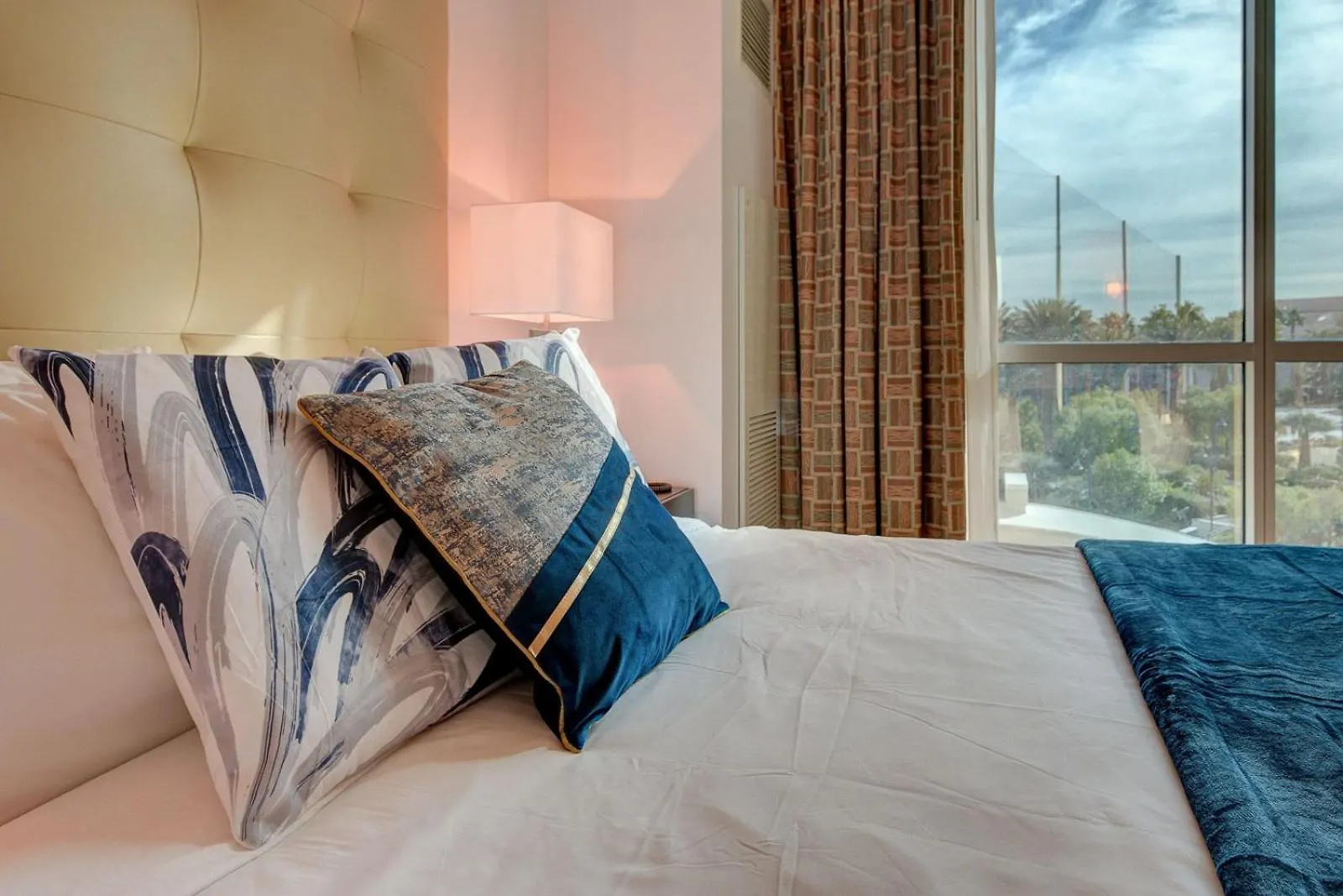 Апарт-отель Serenity Suite At Mgm Signature Лас-Вегас